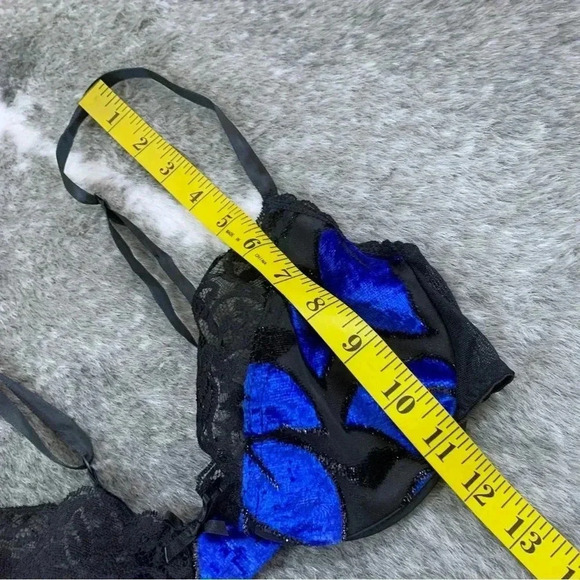 Vintage Fredricks of Hollywood Bra - Picture 11 of 12